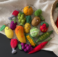 Breloque de sac en feutre mignonne en forme de cerise, porte-clés en feutre artisanal en forme de fruit, porte-clés kiwi, accessoires de sac, cadeau pour elle