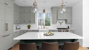 Meubles blancs, simples et haut de gamme sur mesure. Armoires multifonctionnelles avec service d'installation sur site. - Product Image 6