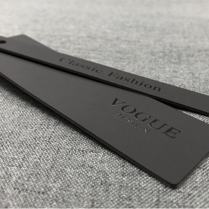 Etiquetas de Papel y Plástico Impresas con Relieve, Tecnología UV, Etiquetas de Precio Personalizadas para Jeans, Ropa y Prendas - Product Image 4