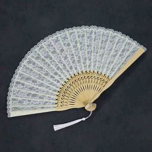 Éventails de mariage en bambou blanc écologiques de 8 pouces, style amour sculpté, en stock pour cadeaux de mariage - Product Image 5