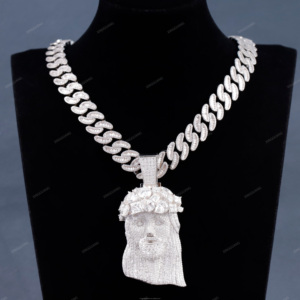 Plata de Ley 925 sólida con formas elegantes GRA, diamantes, moissanita, figura helada, colgantes de moissanita de Jesús para collar - Product Image 1