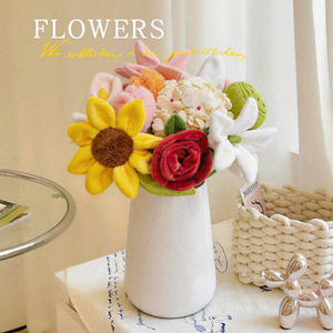 Arreglo Floral Artificial Súper Suave, Ramo de Rosas, Tulipanes y Phalaenopsis de Peluche, Decoración y Regalo para el Día de San Valentín - Product Image 1