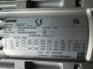 Moteur réducteur à engrenages hélicoïdaux à couple élevé G50AH045MVCR2C00 - Product Image 1