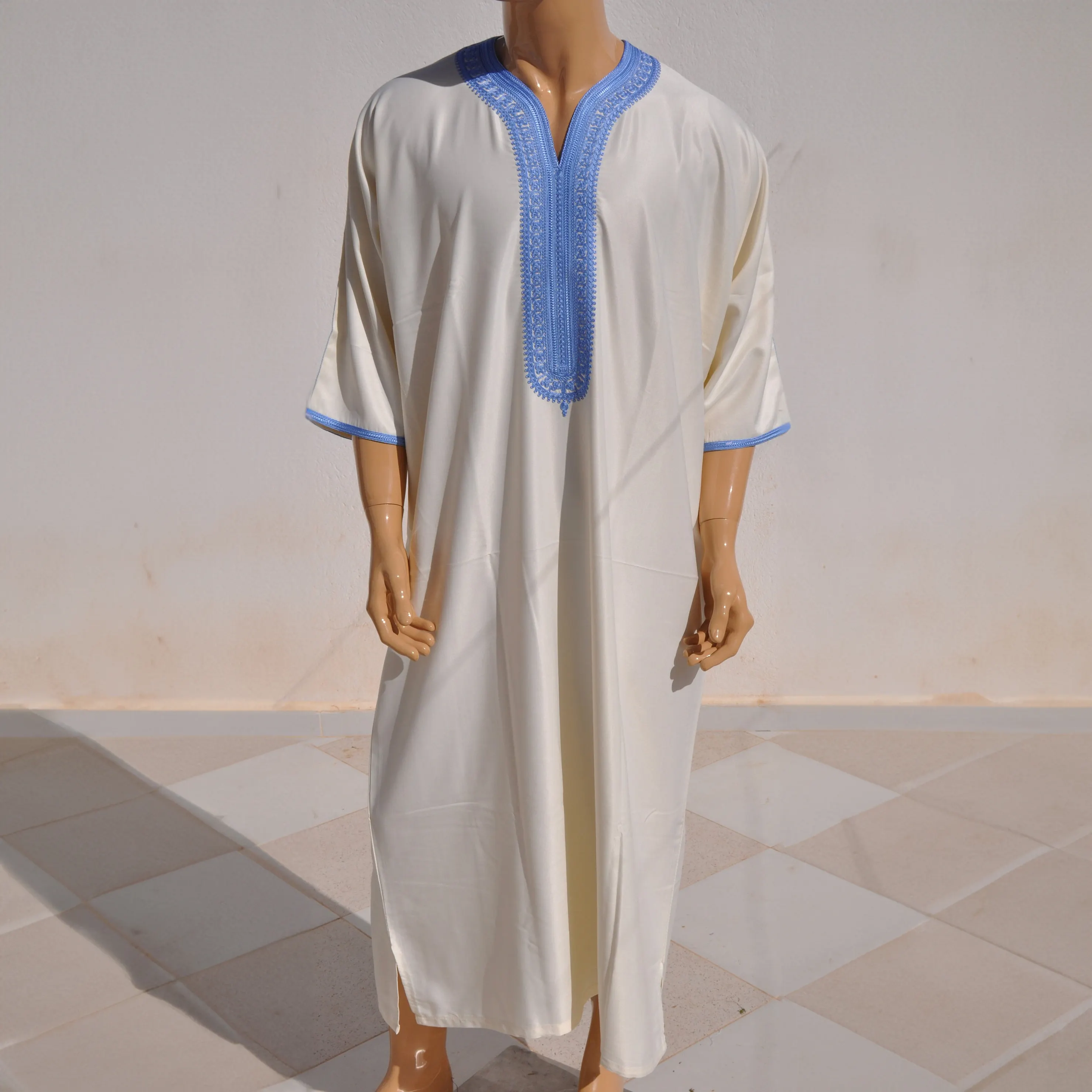 ثوب أبيض مطرز للرجال بالجملة قفطان عالي الجودة للرجال ملابس رمضان المغربية