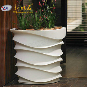 Nuevos materiales de construcción de piedra, macetas redondas blancas de hormigón GRC con textura ondulada para terrazas y balcones - Product Image 4