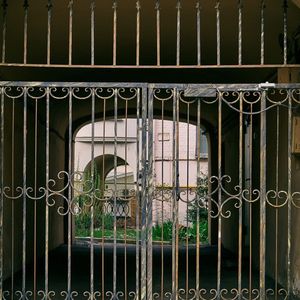 Puerta Metálica Moderna Prima <span class=keywords><strong>con</strong></span> Estructura de Acero Resistente <span class=keywords><strong>y</strong></span> Elementos Artísticos de <span class=keywords><strong>Hierro</strong></span> Forjado, Ideal para Patios Delanteros <span class=keywords><strong>y</strong></span> Entradas de Límites de Propiedades - Product Image 4