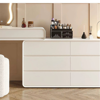 Ensemble coiffeuse combinée extensible avec commode à 6 tiroirs, miroir LED en forme de nuage irrégulier et plateau laqué pour maquillage