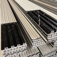 Nouvel arrivage Extérieur Extérieur Bois Pvc Co Extrusion Persienne cannelée Panneau composite décoratif Panneau mural Wpc