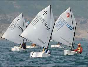 Yacht de croisière sportif en fibre de verre de 2,3 m résistant au vent sur les rivières et les eaux de loisirs - Product Image 1