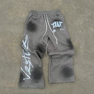 Pantalones Deportivos Personalizados con Logotipo de Mono, 100% Algodón, Estilo Casual, Holgados, Anchos, con Rayas Laterales Apiladas y Pedrería para Hombre - Product Image 2