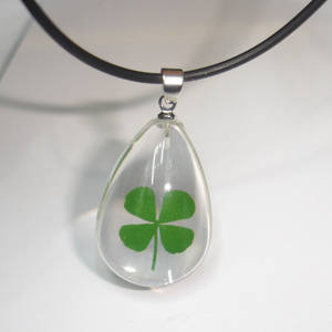 Collier souvenir tendance <span class=keywords><strong>eBay</strong></span> 2020, cadeau de la Saint-Patrick, collier en résine avec fleur de trèfle séchée naturelle, pendentif lumineux, long collier - Product Image 4