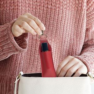 Llavero de cuero PU para lápiz labial al por mayor, elegante y compacto, soporte para bálsamo labial, almacenamiento con estilo para el cuidado de los labios para bolsos de mujer - Product Image 3