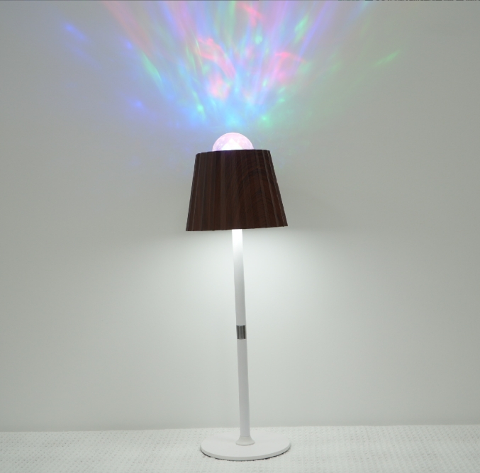 Estilo plisado con vetas de madera.