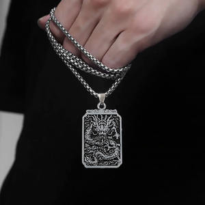 Vente en gros de colliers populaires en acier inoxydable avec pendentif en titane et croix rétro Hip Hop Punk pour hommes, cœur chrétien pour les fêtes - Product Image 2