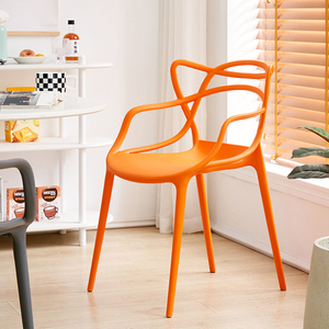 Chaise de maître empilable de qualité supérieure et économique pour <span class=keywords><strong>les</strong></span> restaurants, dossier ergonomique en forme d'<span class=keywords><strong>oreilles</strong></span> de <span class=keywords><strong>chat</strong></span>, durabilité commerciale, chaises de jardin pour la salle à manger - Product Image 2