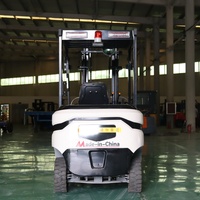 Chariot élévateur électrique 3 tonnes avec système de freinage régénératif, chariot élévateur à économie d'énergie pour centre logistique avec déplacement latéral, emballage sécurisé RTS