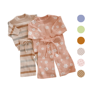 Ensembles de vêtements pour enfants 100% coton tricoté, combinaison chaude à manches longues à fleurs avec étiquette - Product Image 1