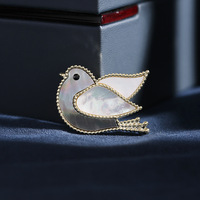 Broche en cuivre plaqué nacre naturelle en forme de colombe, accessoire de costume haut de gamme, décoration vestimentaire de luxe léger