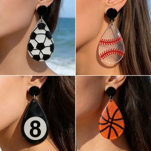 Boucles d'oreilles pendantes J Vintage en acrylique, motif ballon de sport (basketball, football), géométriques, goutte d'eau, exagérées, tendance pour soirée - Product Image 5