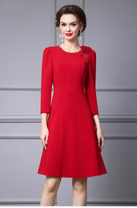 AELESEEN Robe rouge élégante et mince pour femmes Printemps Nouvel An Fleurs perlées Manches longues avec décoration à boutons Occasions importantes - Product Image 2