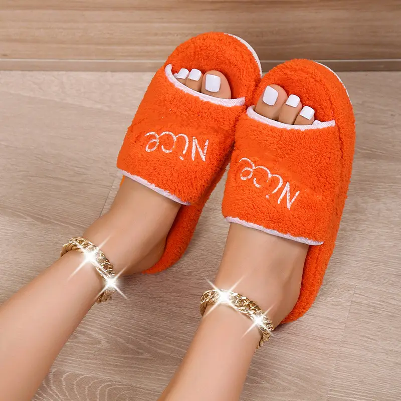 कम MOQ 2023 नई आगमन फैशन प्रवृत्ति मंच तौलिया जूते पर्ची पर प्लस आकार महिलाओं के प्यारे सैंडल घर जूता