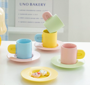 Juego de Taza y Platillo de Cerámica Color Macaron, Bonito y Moderno, Venta al por Mayor |   Regalo para Niños para Compras al por Mayor |   Taza de Té de la Tarde en Tonos Pastel - Product Image 1