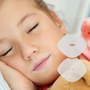 Patch transparent anti-ronflement pour la bouche Patch adhésif confortable pour mieux dormir pour les respirateurs de bouche Bande adhésive pour la bouche Bandes de <span class=keywords><strong>sommeil</strong></span> - Product Image 1