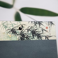 Sac cadeau de luxe en carton ivoire recyclable et écologique avec impression de logo personnalisée en feuille d'or, pelliculage mat et poignée en ruban pour vêtements et fourrures