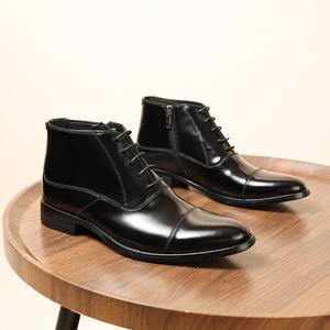 Bottes Chelsea en cuir pour hommes, en cuir de vachette, style formel professionnel, bottes Martin en cuir gravé de style anglais - Product Image 1