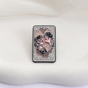LAS COSAS SON MEJOR si ME QUEDO Broche Esmalte Pins Cubierta de American Punk Band Álbum de música Broches Insignia de solapa Accesorios de joyería - Product Image 3