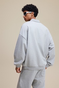 <span class=keywords><strong>Felpa</strong></span> personalizzata a sbuffo in tinta unita 500g oversize <span class=keywords><strong>con</strong></span> risvolto massello tinta unita <span class=keywords><strong>felpa</strong></span> <span class=keywords><strong>con</strong></span> colletto e <span class=keywords><strong>cappuccio</strong></span> da uomo - Product Image 2