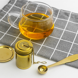 ชุดที่กรอง<span class=keywords><strong>ชา</strong></span>สแตนเลส304แบบพกพาที่กรอง<span class=keywords><strong>ชา</strong></span>แบบนำกลับมาใช้ให<span class=keywords><strong>ม</strong></span>่ได้รูปทรงกระบอกพร้อ<span class=keywords><strong>ม</strong></span>ช้อนทอง - Product Image 1