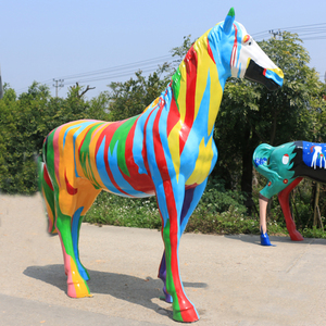 Esculturas de Animales de Fibra de Vidrio, Caballo Pintado de Tamaño Real para Exhibición - Product Image 1