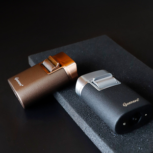 Encendedor de Cigarros GUEVARA 4 con Llama de Chorro, Recargable, Resistente al Viento, de Butano, Antorcha para Exteriores, Accesorios Premium para Cigarros, Regalo Perfecto para Fumadores - Product Image 2