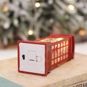 Décorations de Noël Cabine téléphonique émettant de la lumière rouge, Décorations de table, Poupées pour personnes âgées, Neige - Product Image 3