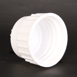 Bouteille en plastique avec bec verseur et bouchon à vis 2L pour le camping, utilisation extérieure - Product Image 2