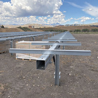 Système de suivi de panneaux photovoltaïques efficace, tracker solaire plat à axe unique avec composants de contrôle pour centrale solaire à grande échelle