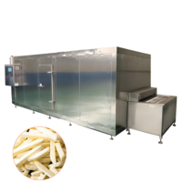 Fabrieksnieuwe cassave- en aardappelchipsmachine met een capaciteit van 1T-4T/uur, productielijn voor diepvriesfrieten te koop, verwerkingsinstallatie.