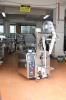 Sachet de remplissage d'eau de jus d'orange de bonne qualité et machine d'emballage de liquide d'étanchéité automatique