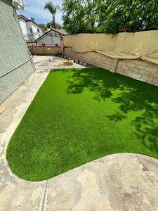 Césped Artificial Sintético, Alfombra Verde Realista para Uso en Exteriores - Product Image 1
