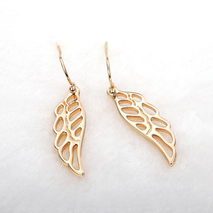 Orecchini pendenti con ali d'angelo per donna, gioielli semplici ed eleganti - Product Image 3
