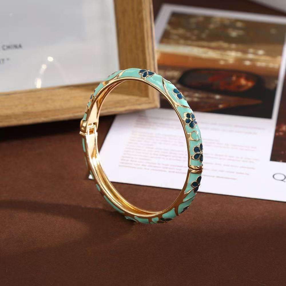 สีเขียว