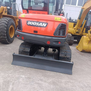 Excavatrice sur pneus Doosan DX60 d'occasion à prix avantageux, 6 tonnes, moteur hydraulique, modèle 2014, haute performance, en vente - Product Image 4