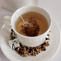 Té Herbal Personalizado de Marca Privada, Mezcla de Semillas de Coix, Gordolobo, Moringa, Flor de Hibisco y Frutas, Té Saludable en Bolsitas Piramidales, 100% Natural