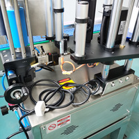 Machine d'étiquetage semi-automatique PLC de bureau pour boîtes de conserve alimentaires, boîtes de jus, bouteilles, haute précision 1 mm, industrie des bouteilles en aluminium