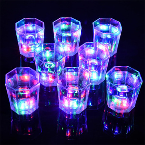 Bicchierini Luminosi a <span class=keywords><strong>LED</strong></span> per Feste, Bicchieri da Shot per Adulti, Bicchieri Luminosi che si Illuminano al Buio - Product Image 3
