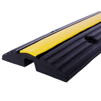 Protecteur de câble en caoutchouc souple couvercle de tuyau de bosse de vitesse pour rampes de câble de chaussée d'allée et couvercle de protection de cordon de fil