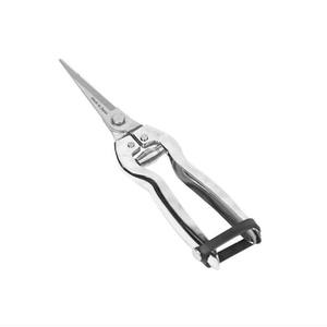 กรรไกรตัดแต่งกิ่งผลไม้สแตนเลส Mountain Wisteria แบบ Bypass พร้อมด้ามจับโลหะสีเทา โครงสร้างแบบ Butterfly - Product Image 3