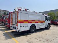 Camion de pompiers blanc neuf 2024, extincion d'incendie d'urgence, véhicule spécial pour pompiers