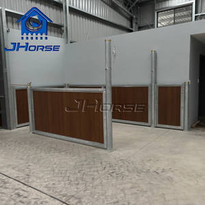 Box per Cavalli in Legno di Bambù Zincato a Caldo con Porta a Battente - Product Image 6